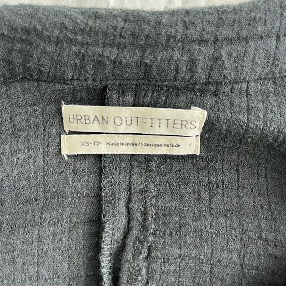 Urban Outfitters Collared Crop Top - Picture 3 of 4